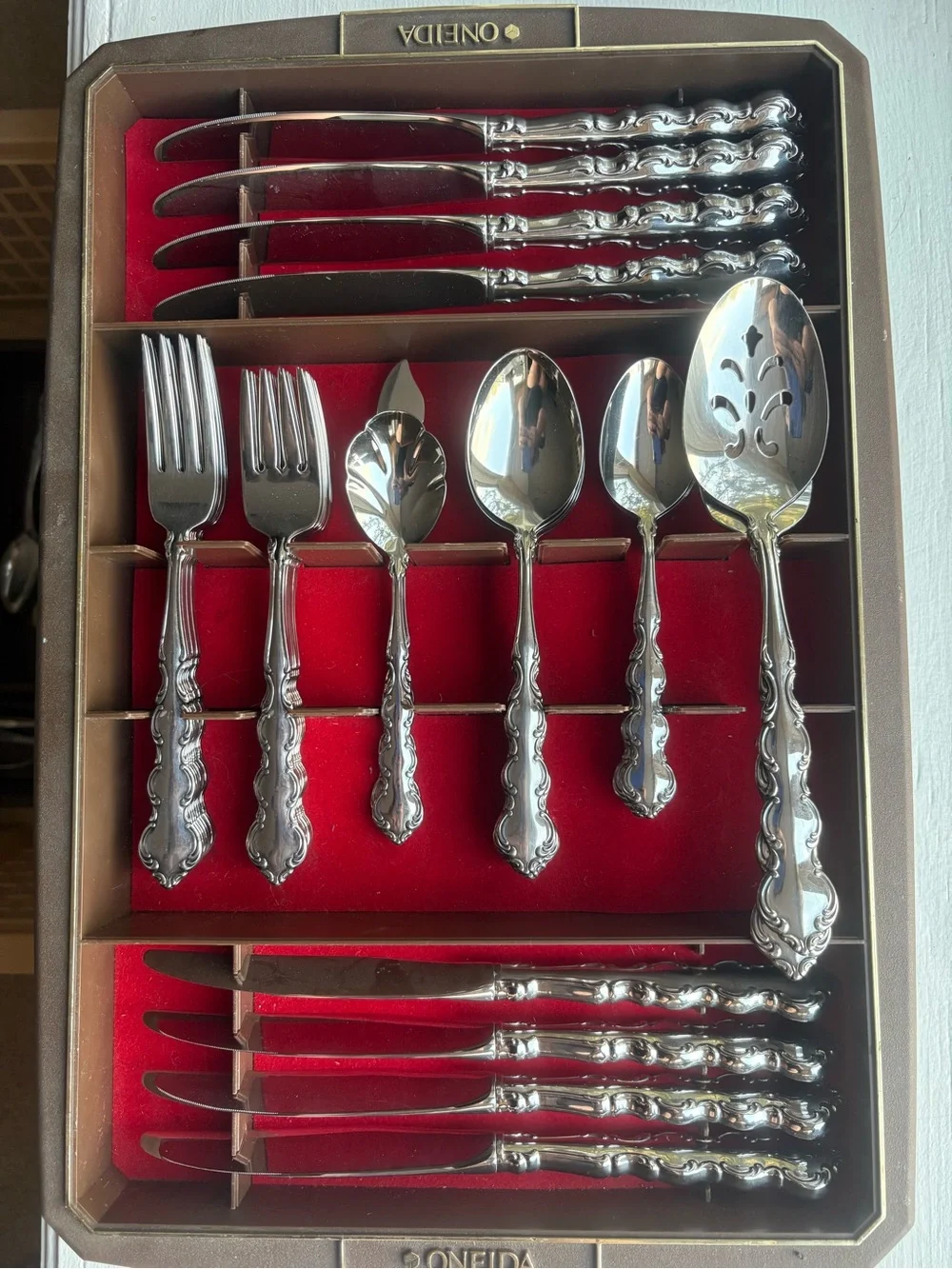 VINTAGE Oneida Pembroke Stainless Flatware Set